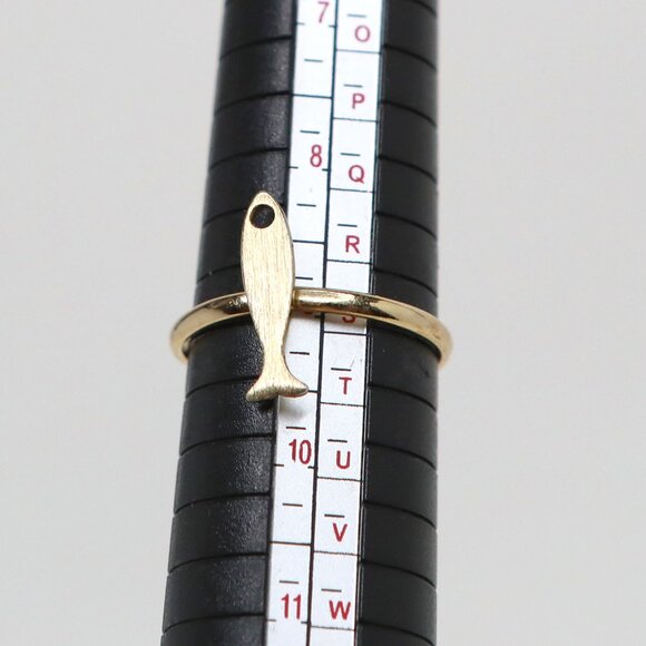 Vintage Gold Toned Adjustable Delicate Fish Ring Nautical Sea Life Jewelry - Picture 5 of 8